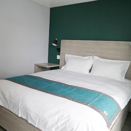 Starlight Hotel Near Lga Airport Ню Йорк Екстериор снимка